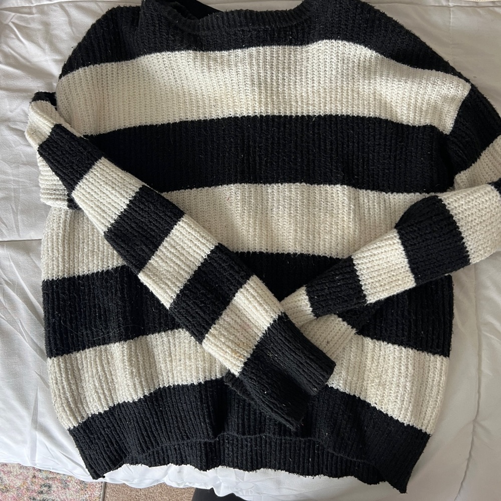 Great condition- Who What Wear sweater